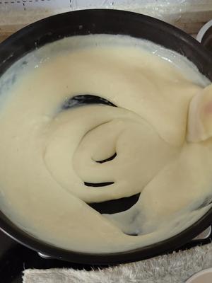 只要奶蛋淀粉就能做的烤牛奶蛋糕的做法 步骤2