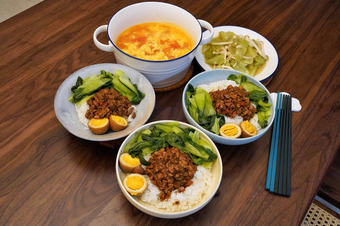 洋葱酥卤肉饭