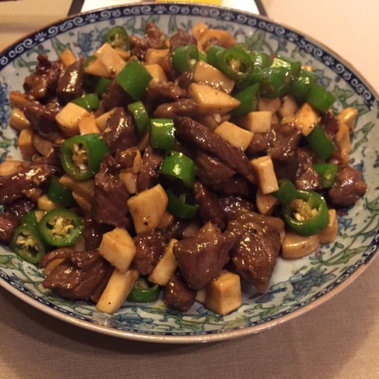 黑椒鲍鱼菇炒牛肉