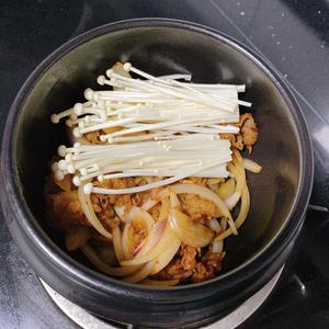 【韩式大酱汤】味道正宗，在家也能吃韩餐的做法 步骤2