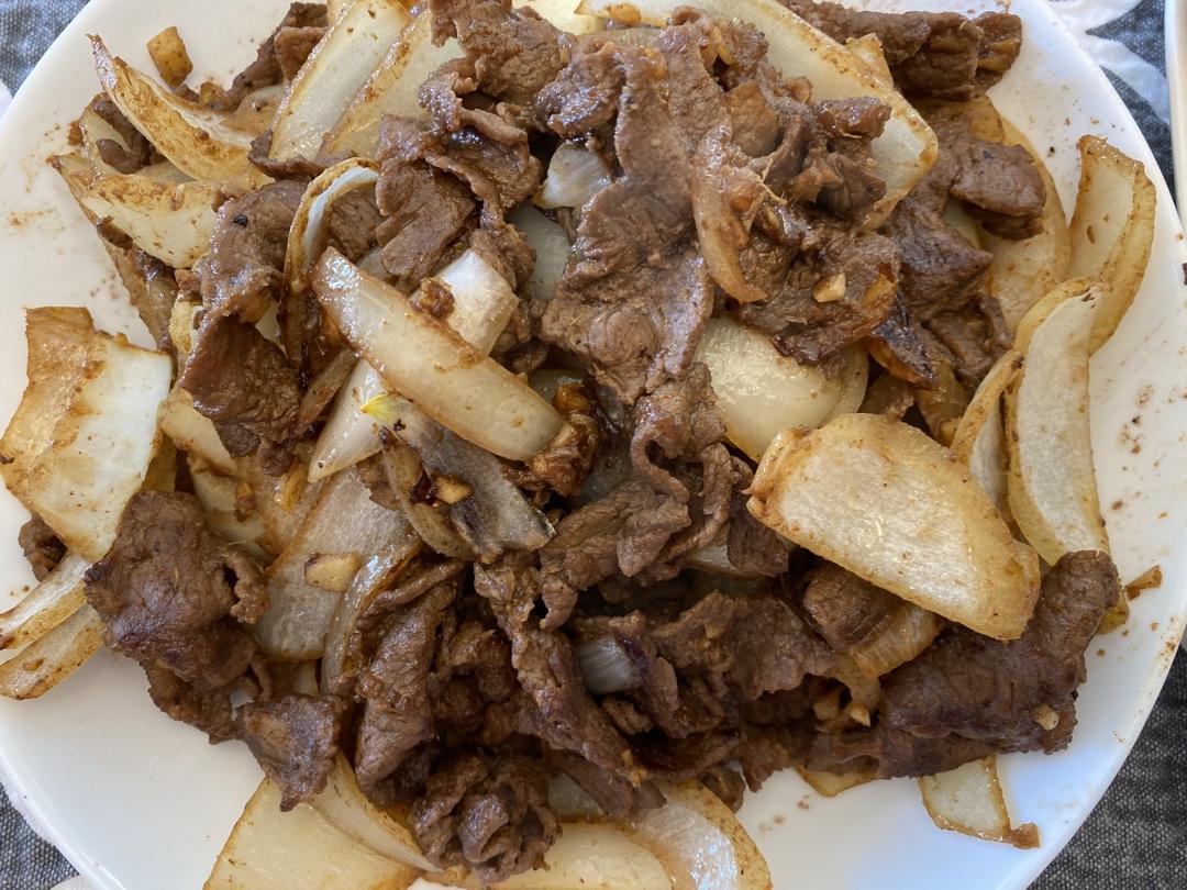 孜然牛肉（👈孜然肉片向左，吉野家向右👉）
