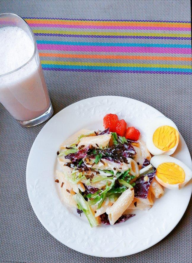 减肥的小满做的通心粉沙拉