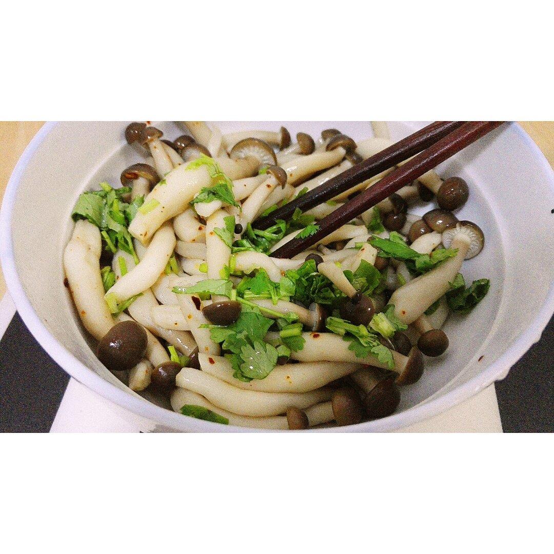 凉拌银针菇蟹棒