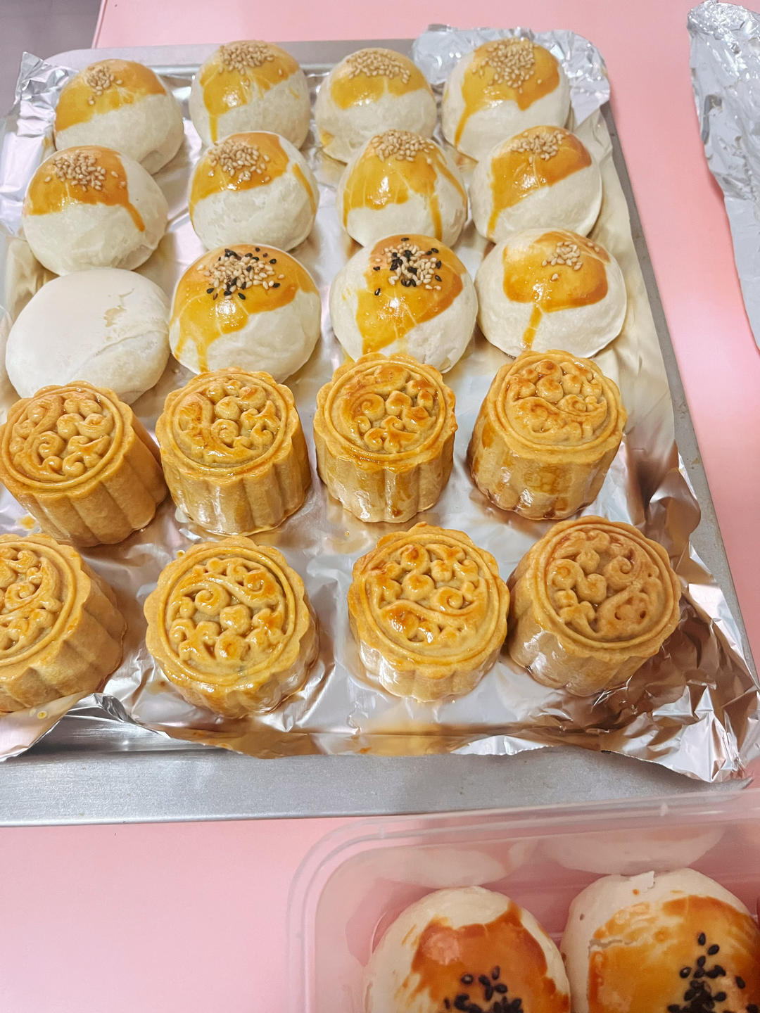 蛋黄莲蓉月饼