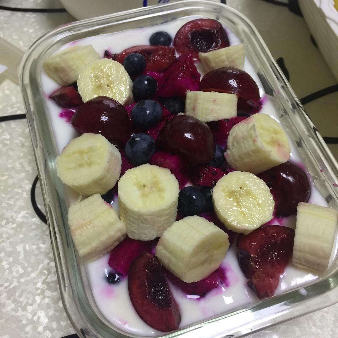 candy云淡风轻做的酸奶水果捞