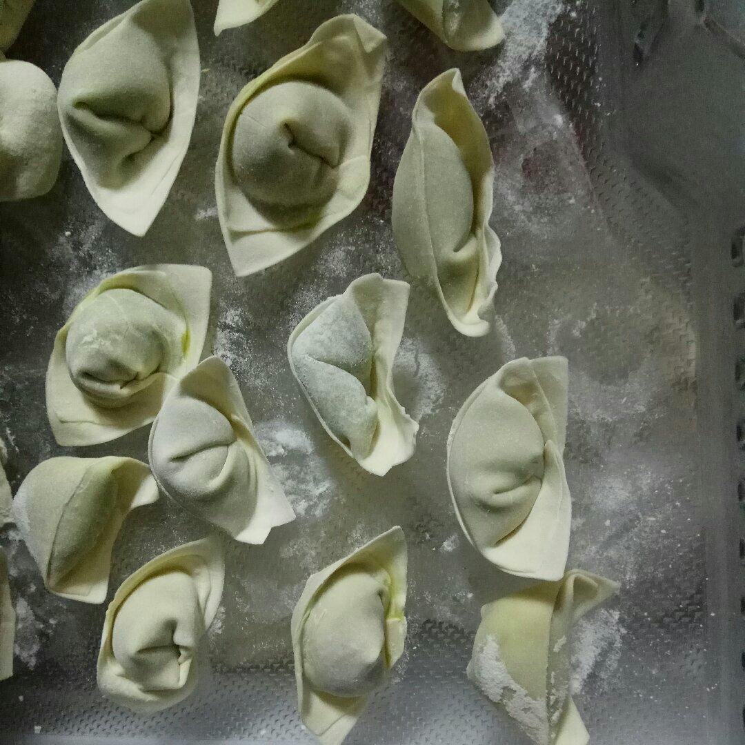 上海菜肉馄饨（附两种馄饨的包法）