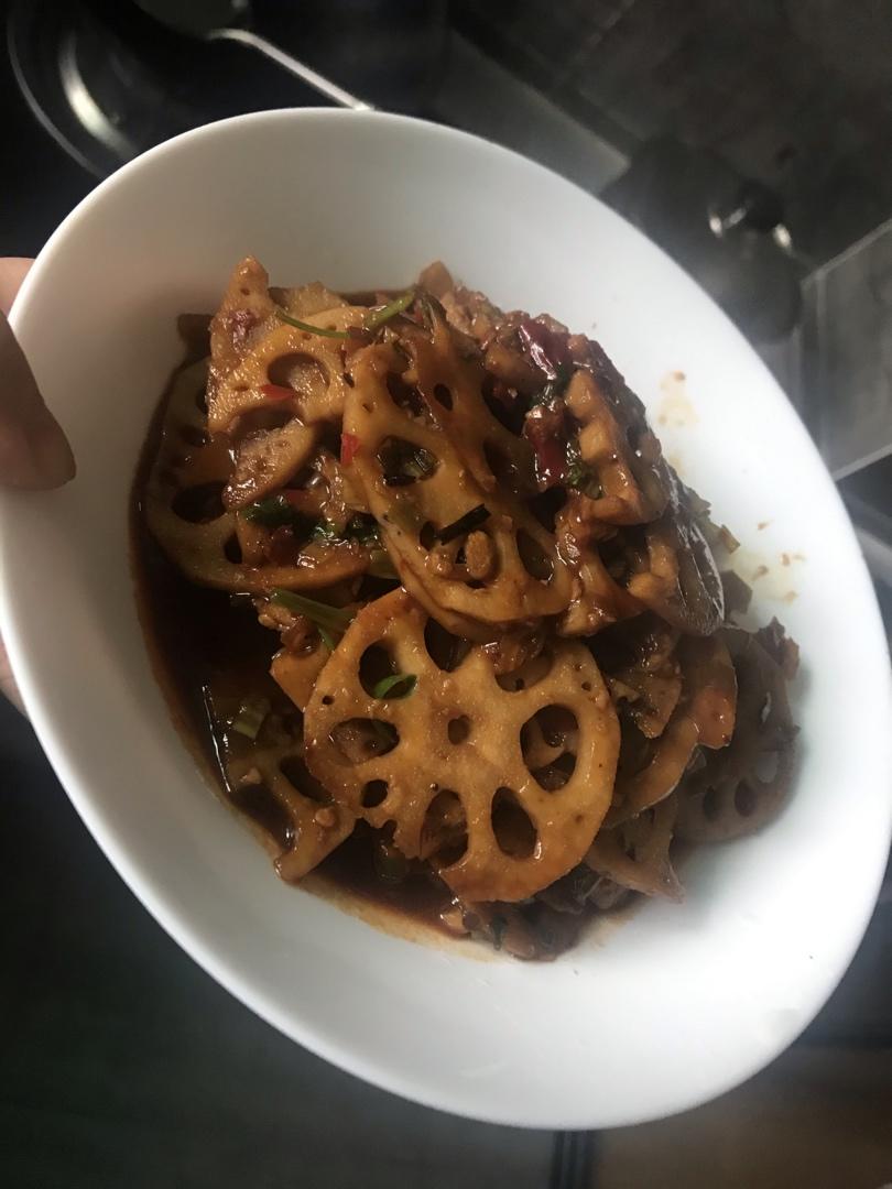 这样做的香辣藕片能干掉两碗米饭！