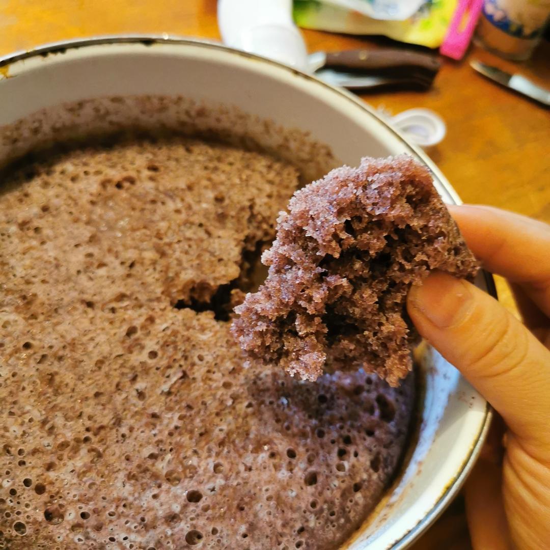 随心所欲做出来的酒酿黑米糕，放凉Q弹，好吃