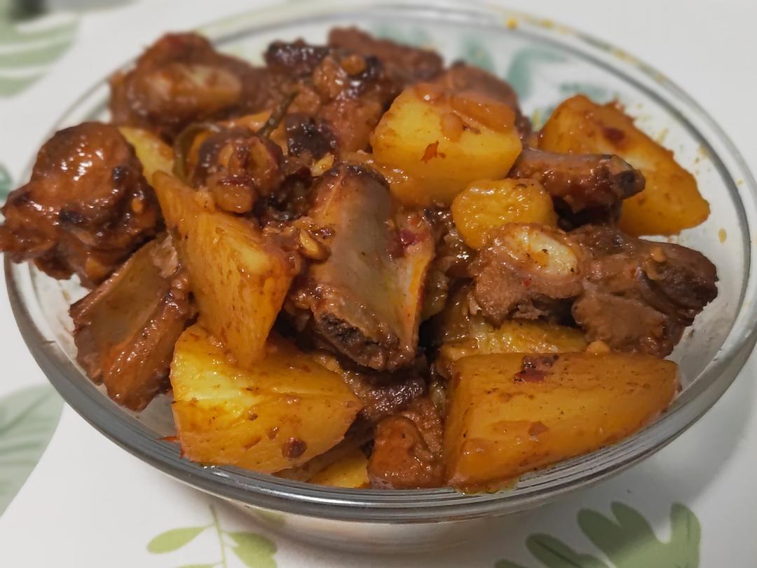 土豆烧排骨