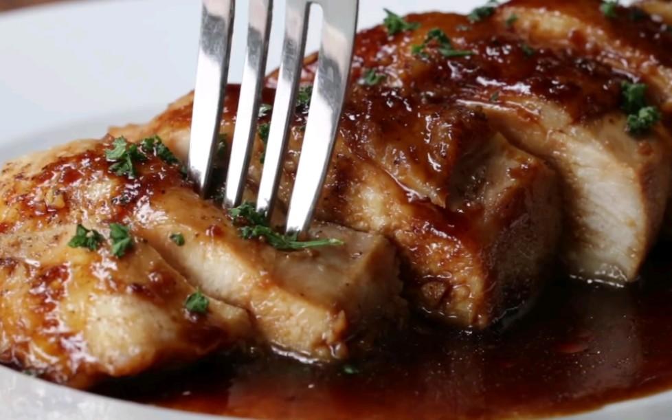 蒜泥鸡胸肉的做法