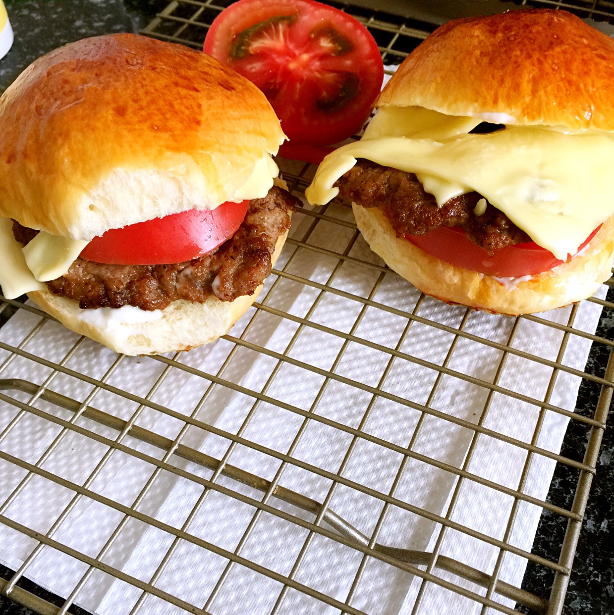 肉多汁的快手汉堡牛肉饼