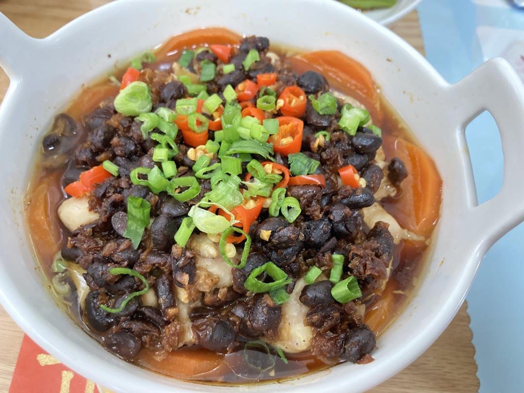 豉汁蒸鸡腿肉+剁椒金针菇 一个Bruno锅搞定