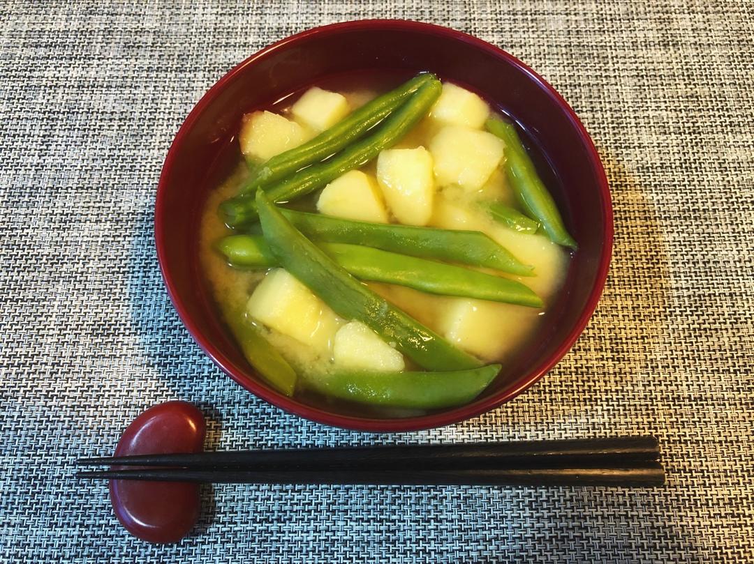 《昨日的美食》之四季豆马铃薯味噌汤