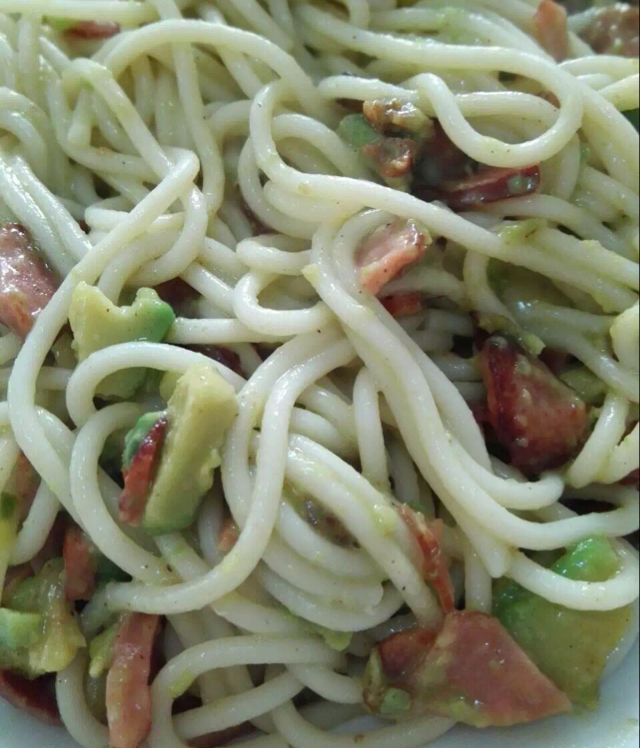 小清新牛油果火腿意面