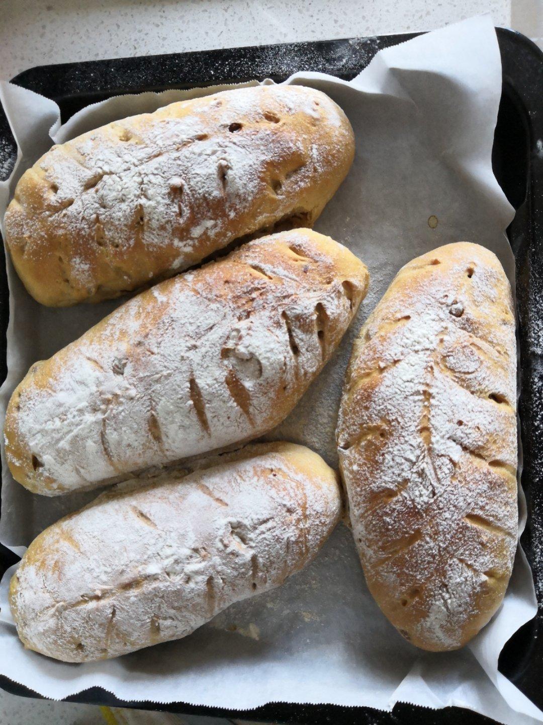 全麦核桃红枣软欧