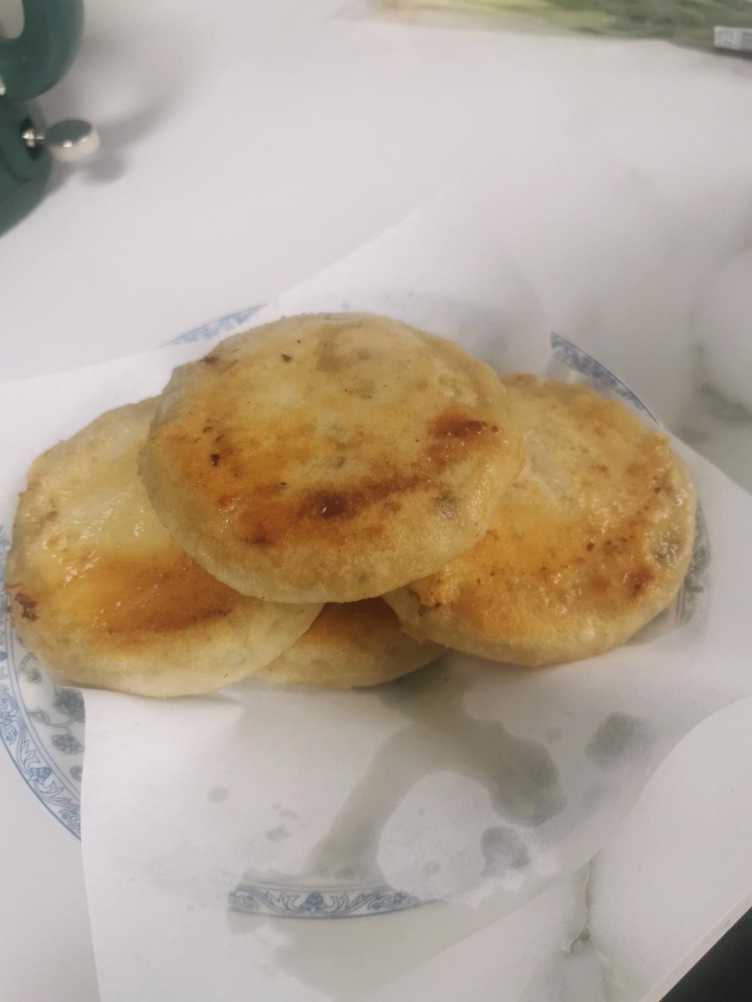 香菇包菜猪肉馅饼