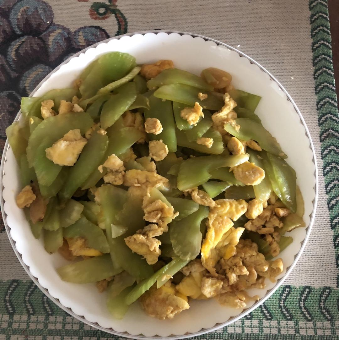 莴笋炒鸡蛋