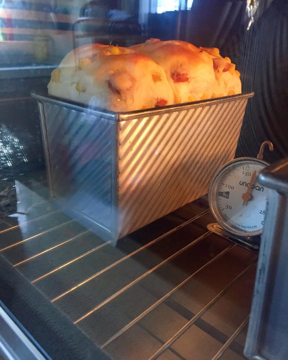 脆肠玉米牛奶吐司