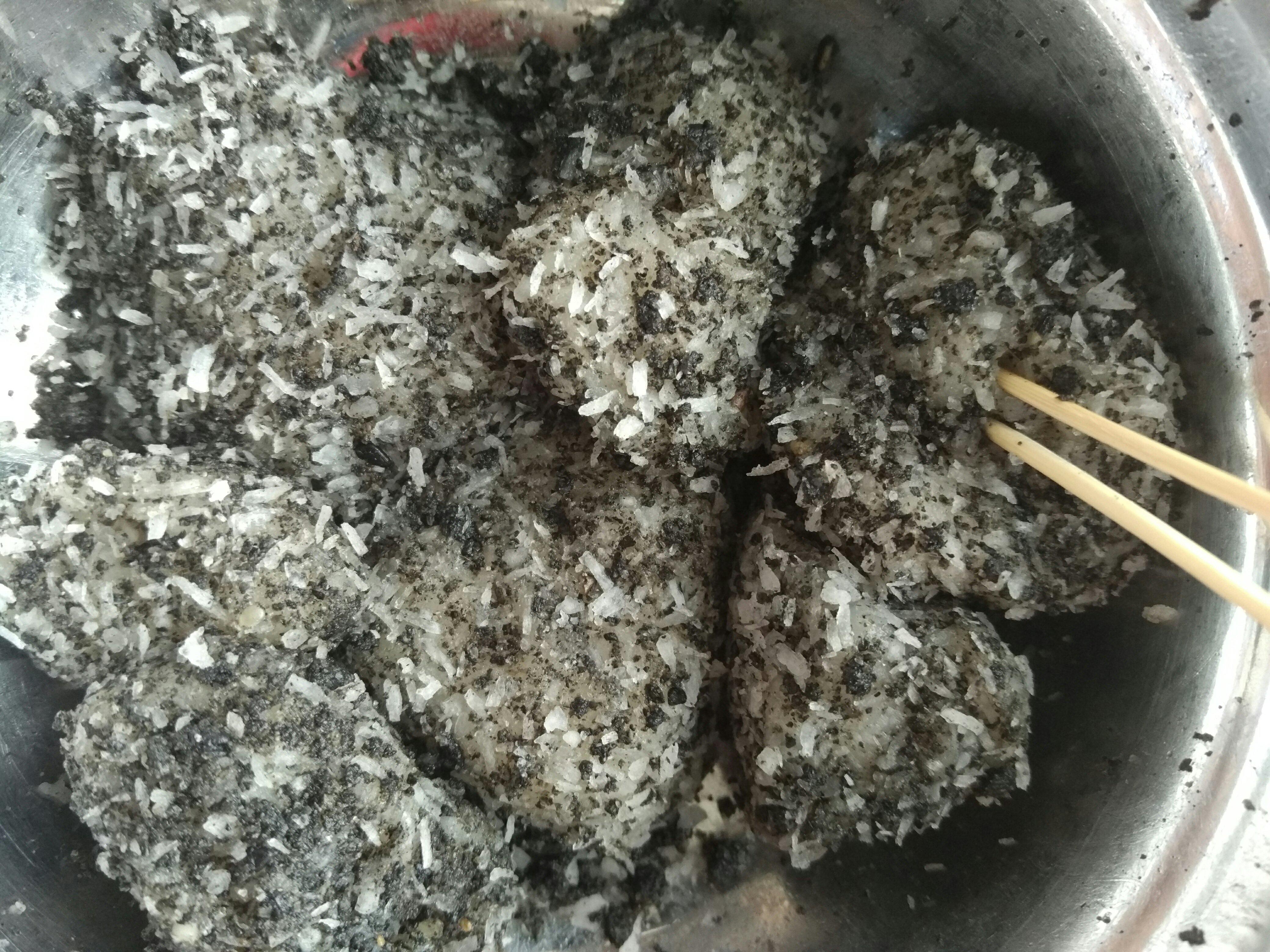 黑芝麻椰丝糯米糍 快手的做法