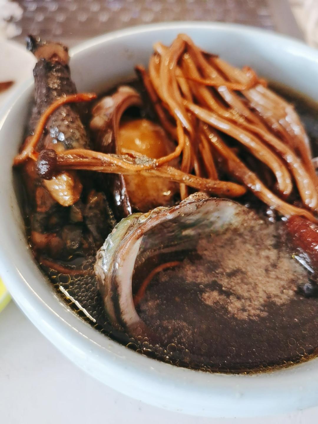 养颜又气血双补的汤～虫草花乌鸡汤