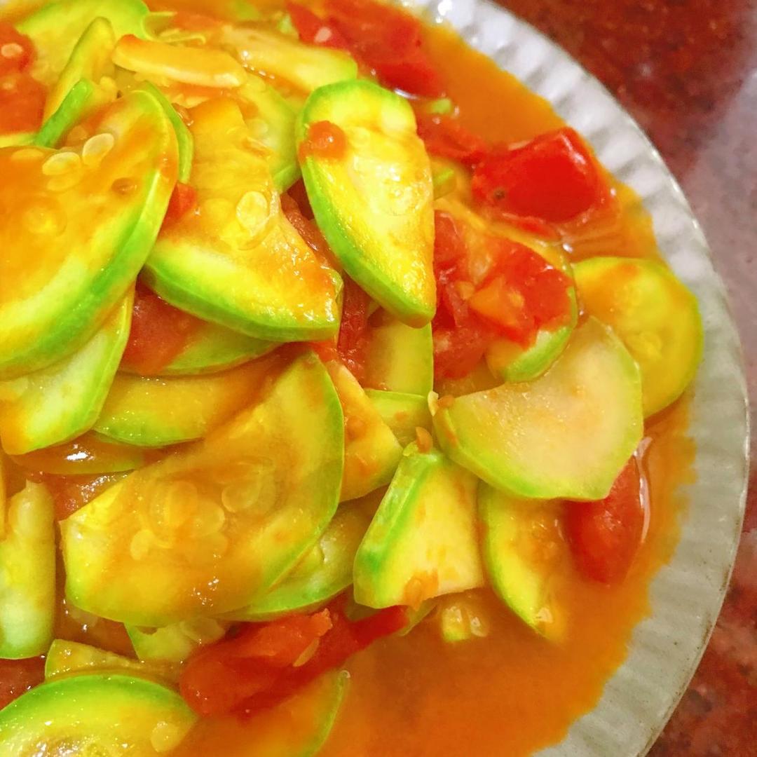 西红柿炒西葫芦