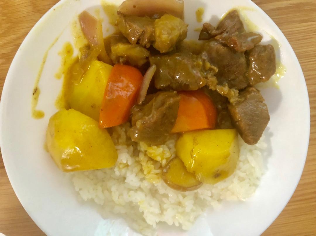咖喱牛腩