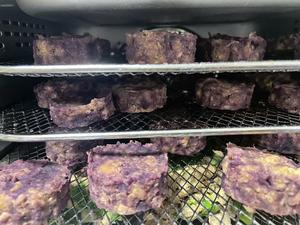 宠物零食-紫薯蛋黄肉饼的做法 步骤12