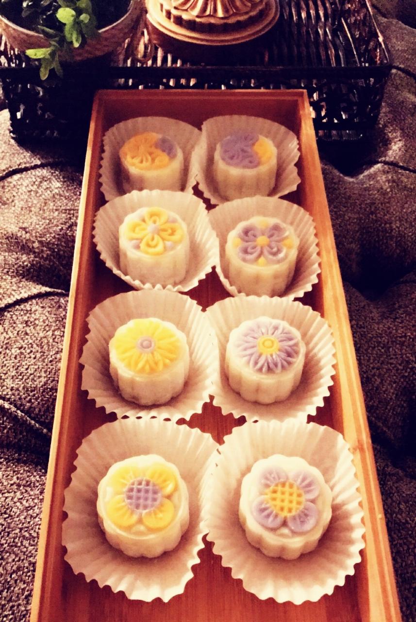 彩色冰皮月饼