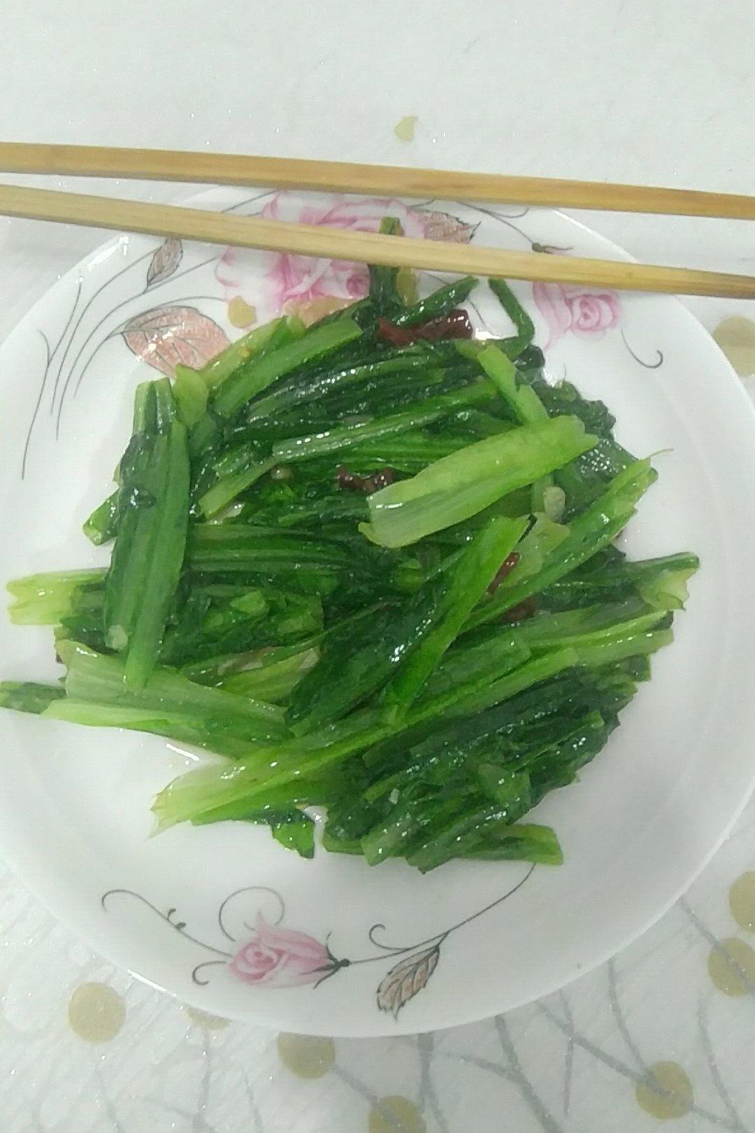 清炒油麦菜