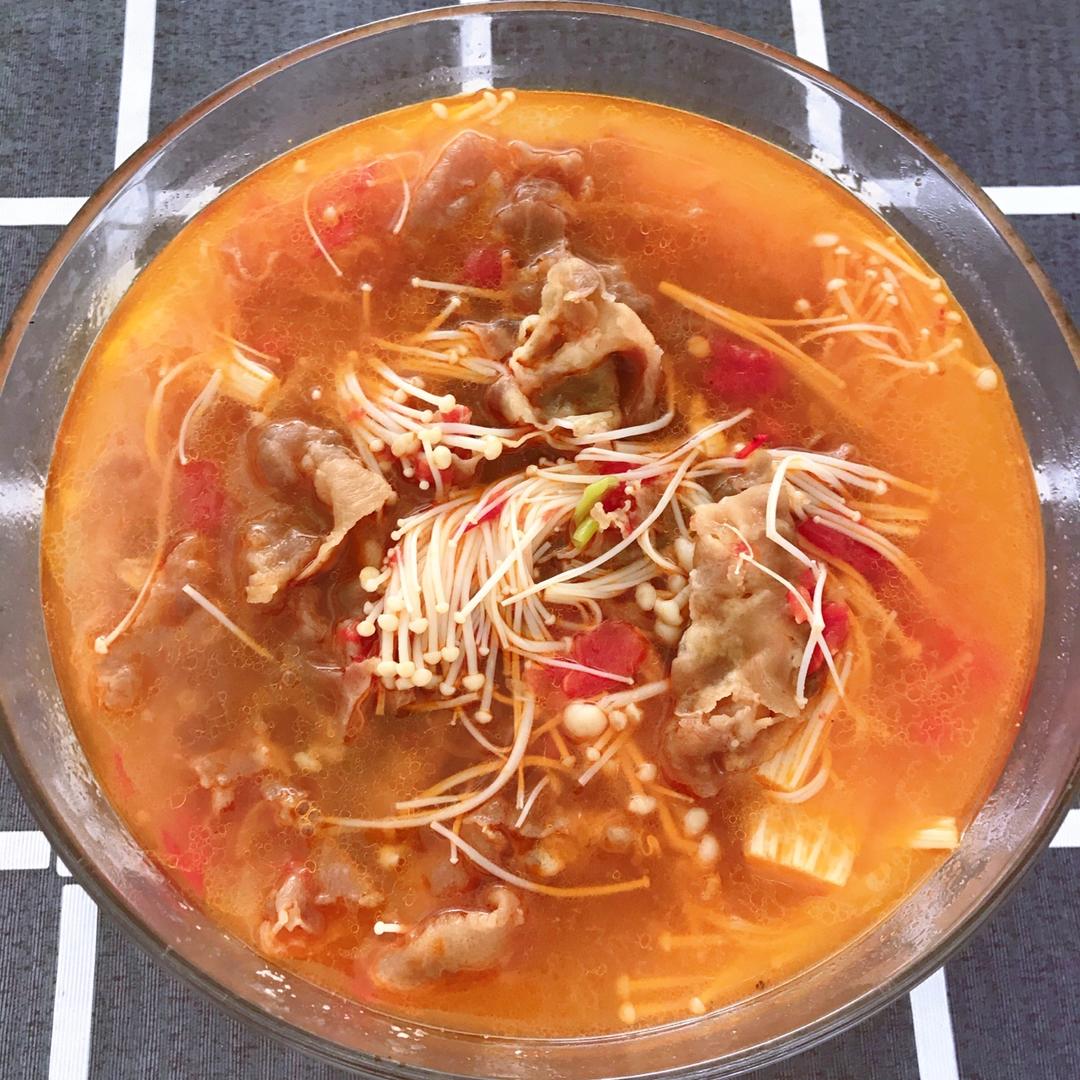 金针番茄肥牛汤
