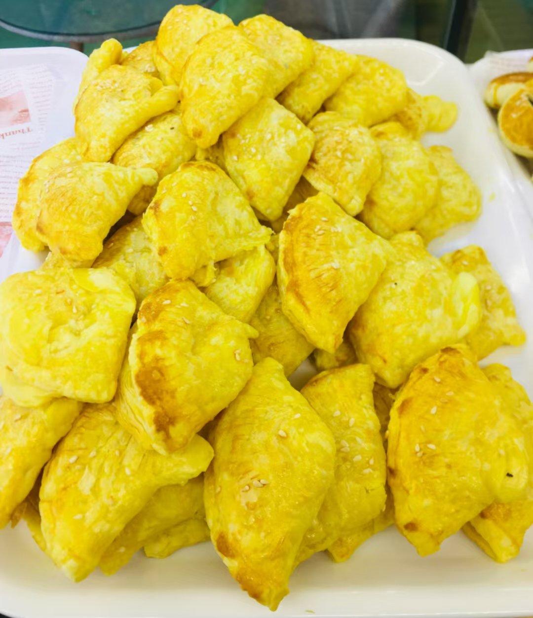 爆好吃的榴莲酥-自制酥皮|层层开酥|奶香十足