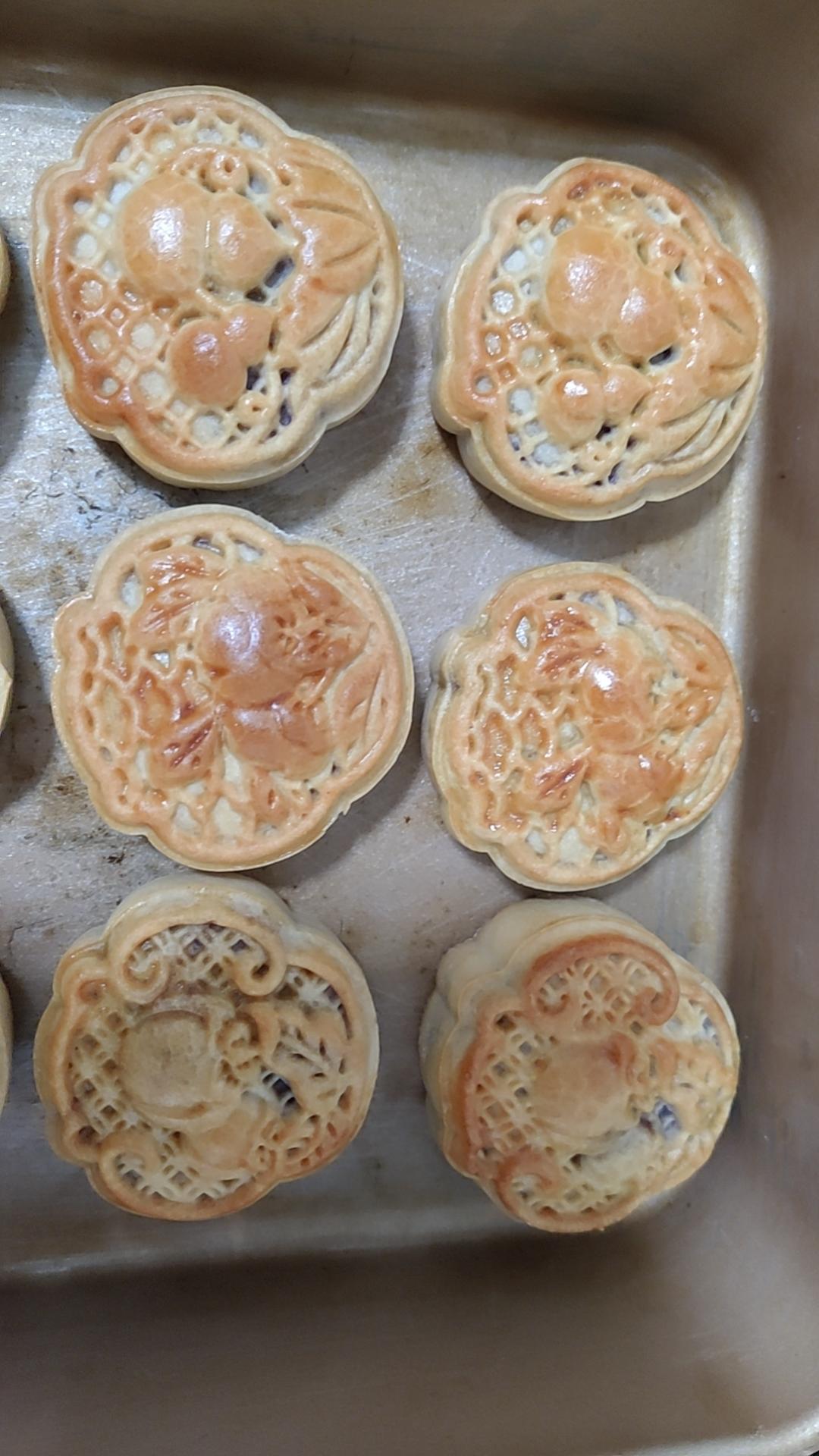 广式月饼—蛋黄莲蓉月饼