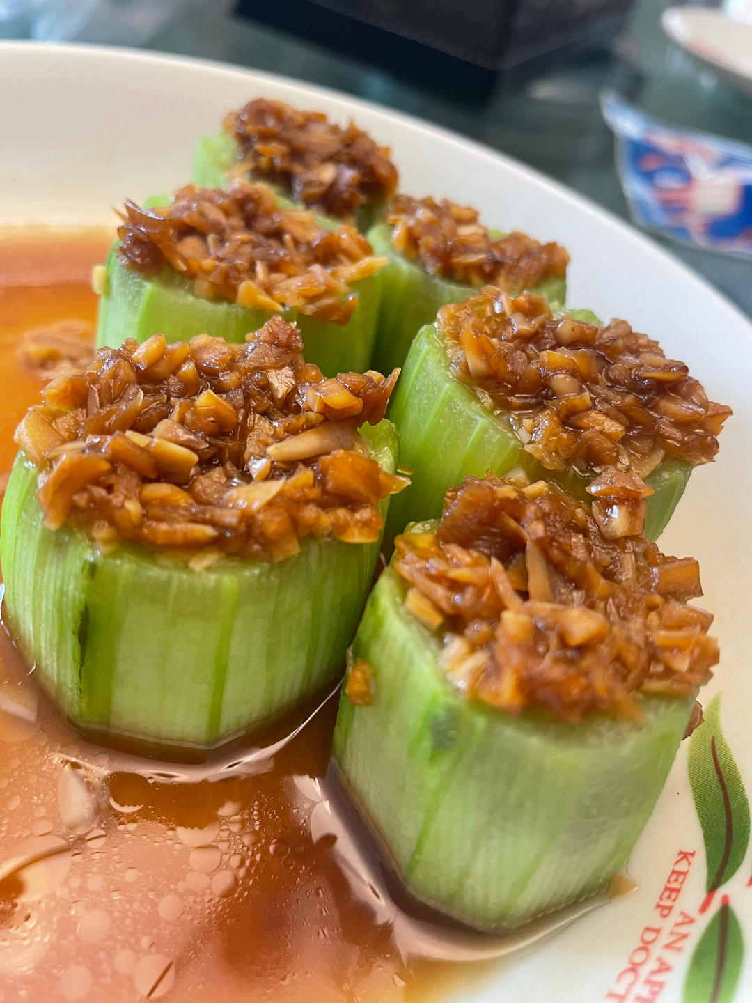 只需要五分钟就可以的美味蒜蓉蒸丝瓜