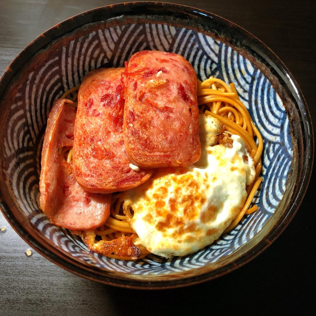 港式餐蛋面