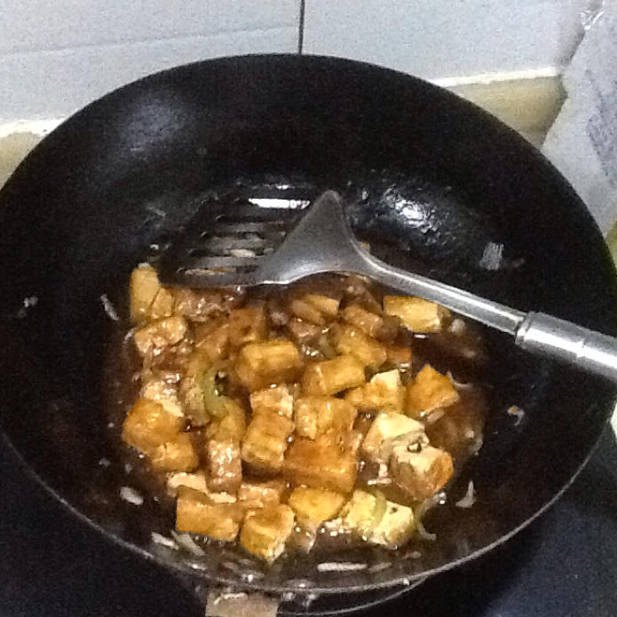 外国人这样做“左宗棠豆腐”
GENERAL TSO’S TOFU