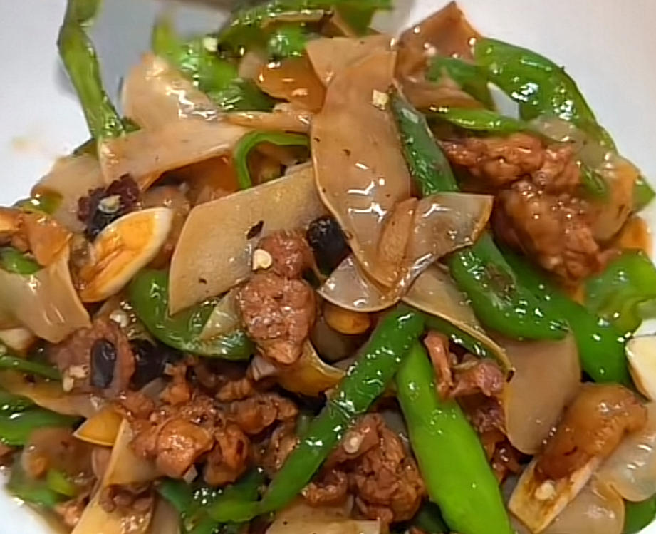 白木耳辣椒炒肉