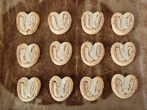 杏仁蝴蝶酥，有烤箱就能做成功的法式经典酥皮点心的做法 步骤11