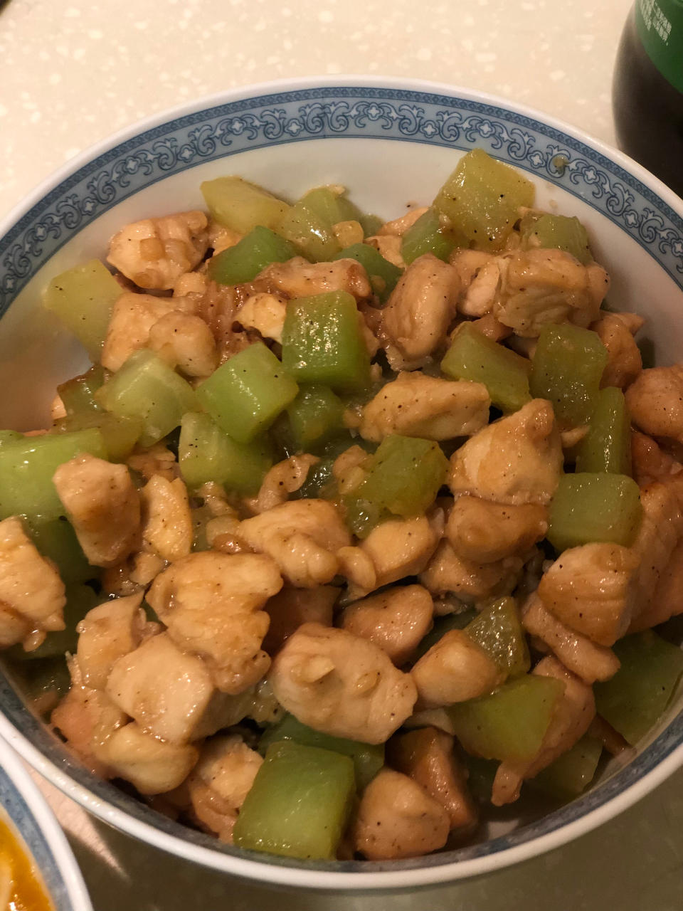 清爽好吃！低脂美味～黄瓜炒鸡胸肉丁