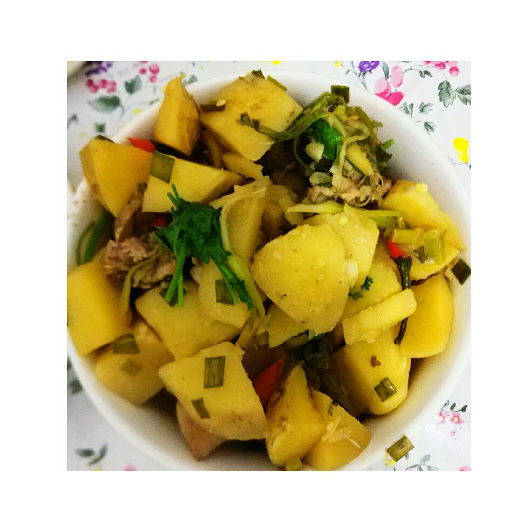 土豆烧排骨