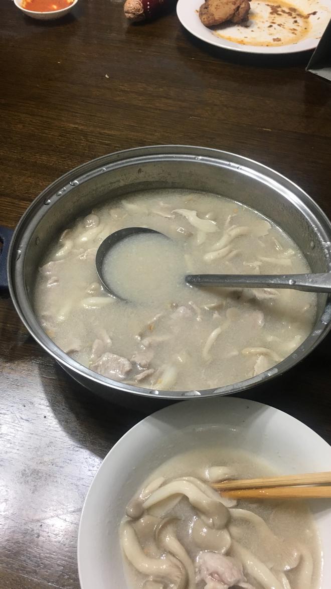 平菇肉片汤的做法