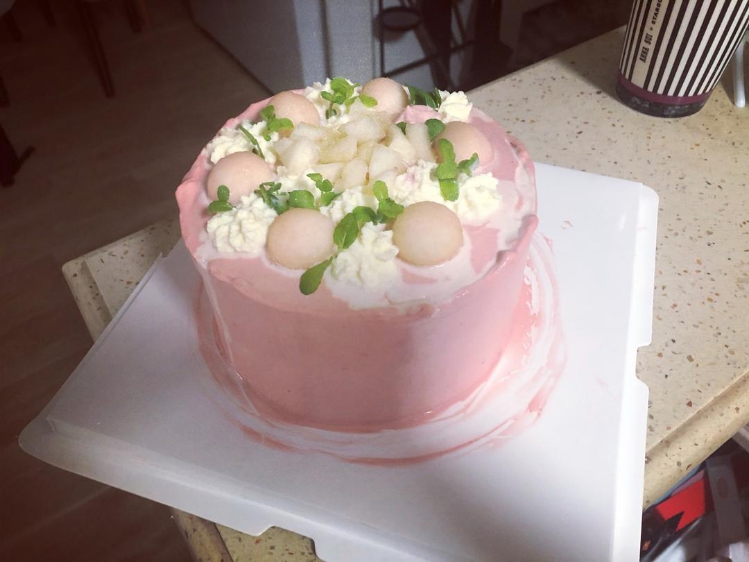 粉嫩嫩很夏天的伯爵茶蜜桃蛋糕