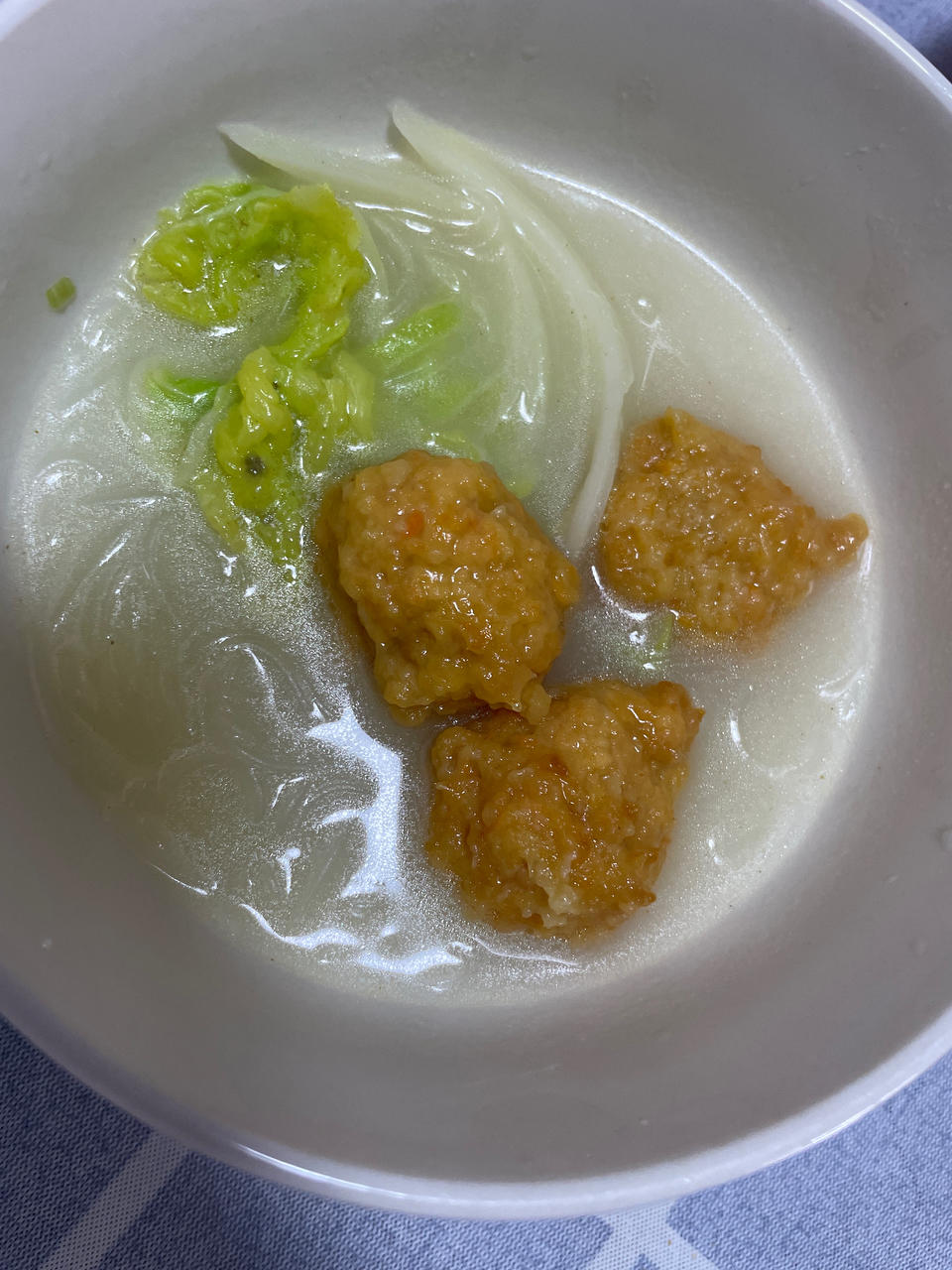 白菜粉丝素丸子汤