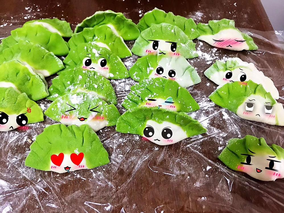 翡翠白玉白菜饺子详细版（附翡翠白玉白菜饺子包法，翡翠白玉饺子皮两种制法，面包机和面，翡翠白玉烧卖，各种馅料搭配）