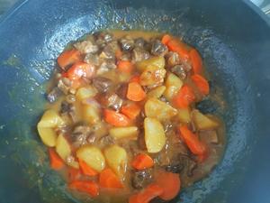 超简单快手的咖喱牛肉土豆的做法 步骤7