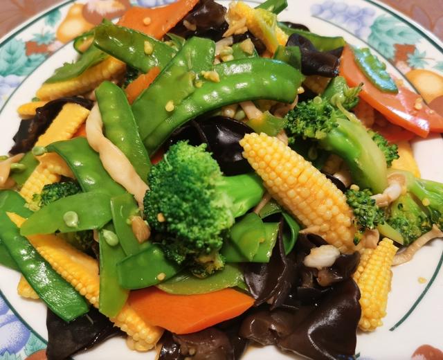 玉米笋多吃之~缤纷似锦炒时蔬的做法