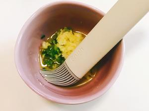 葱蒜🍞吐司条                     （好吃到停不下来）的做法 步骤2