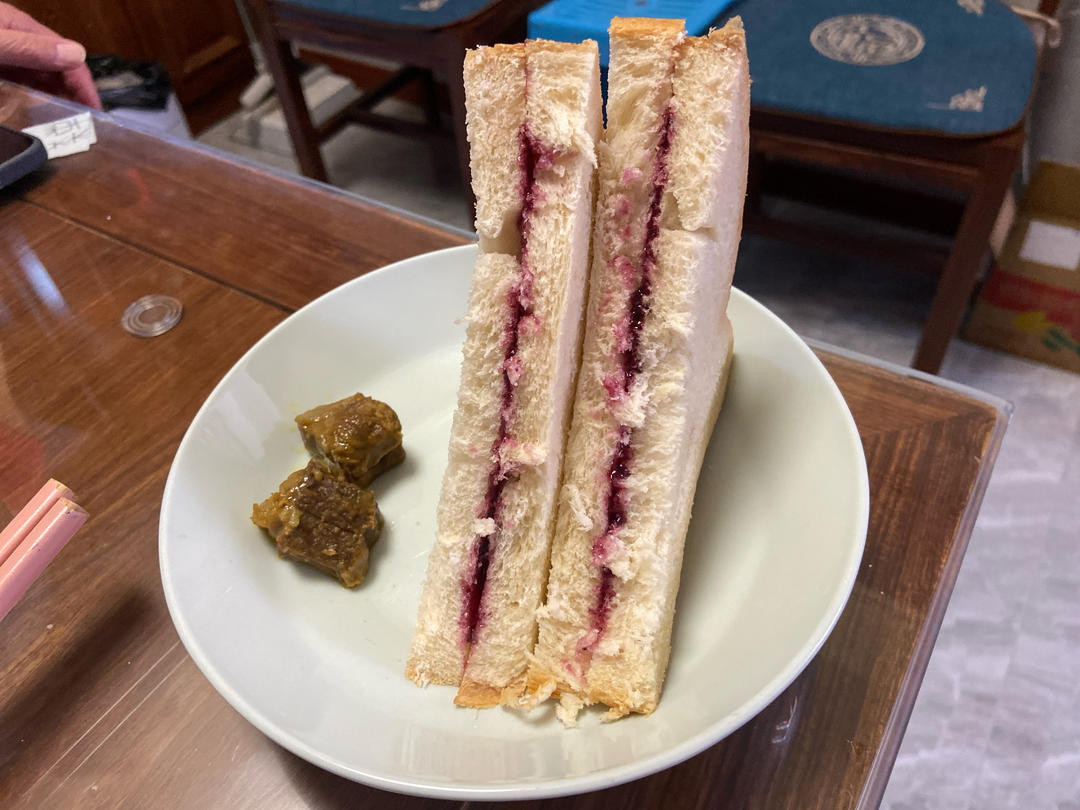 兄妹的晚餐