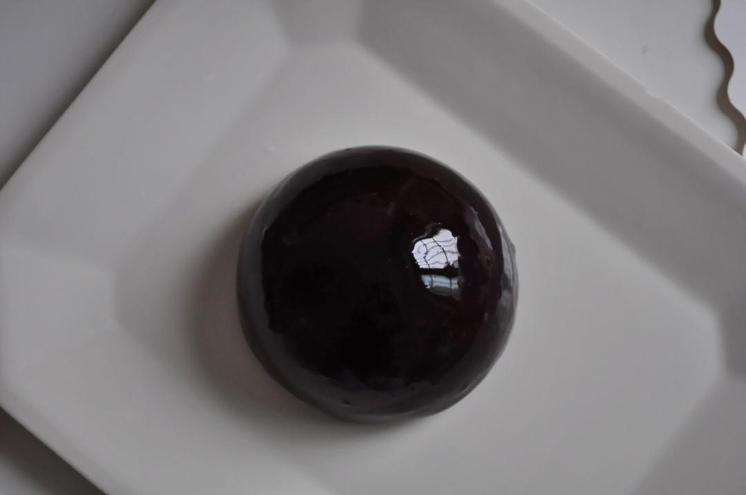 法式巧克力慕斯球球（含巧克力淋面、意式奶冻、芭菲和巧克力海绵底）