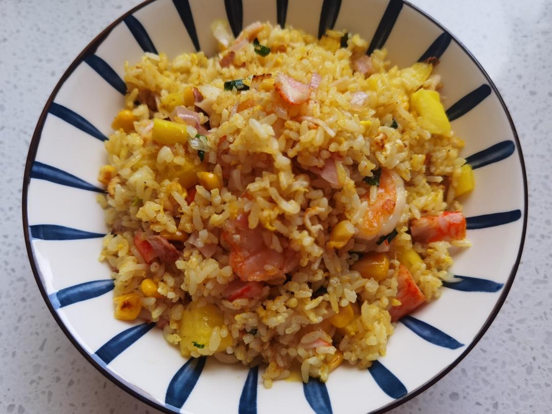 超正の泰式菠萝炒饭