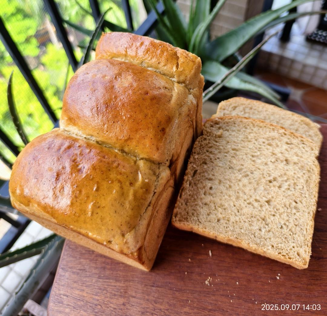 泰奶吐司！把泰式奶茶搅拌进面团里是什么味道？